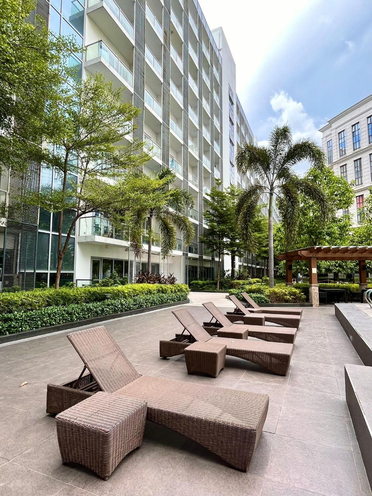 Studio At 81 Newport Boulevard Near Naia With Free Access To All Amenities Up To 2 Pax Manila Bagian luar foto