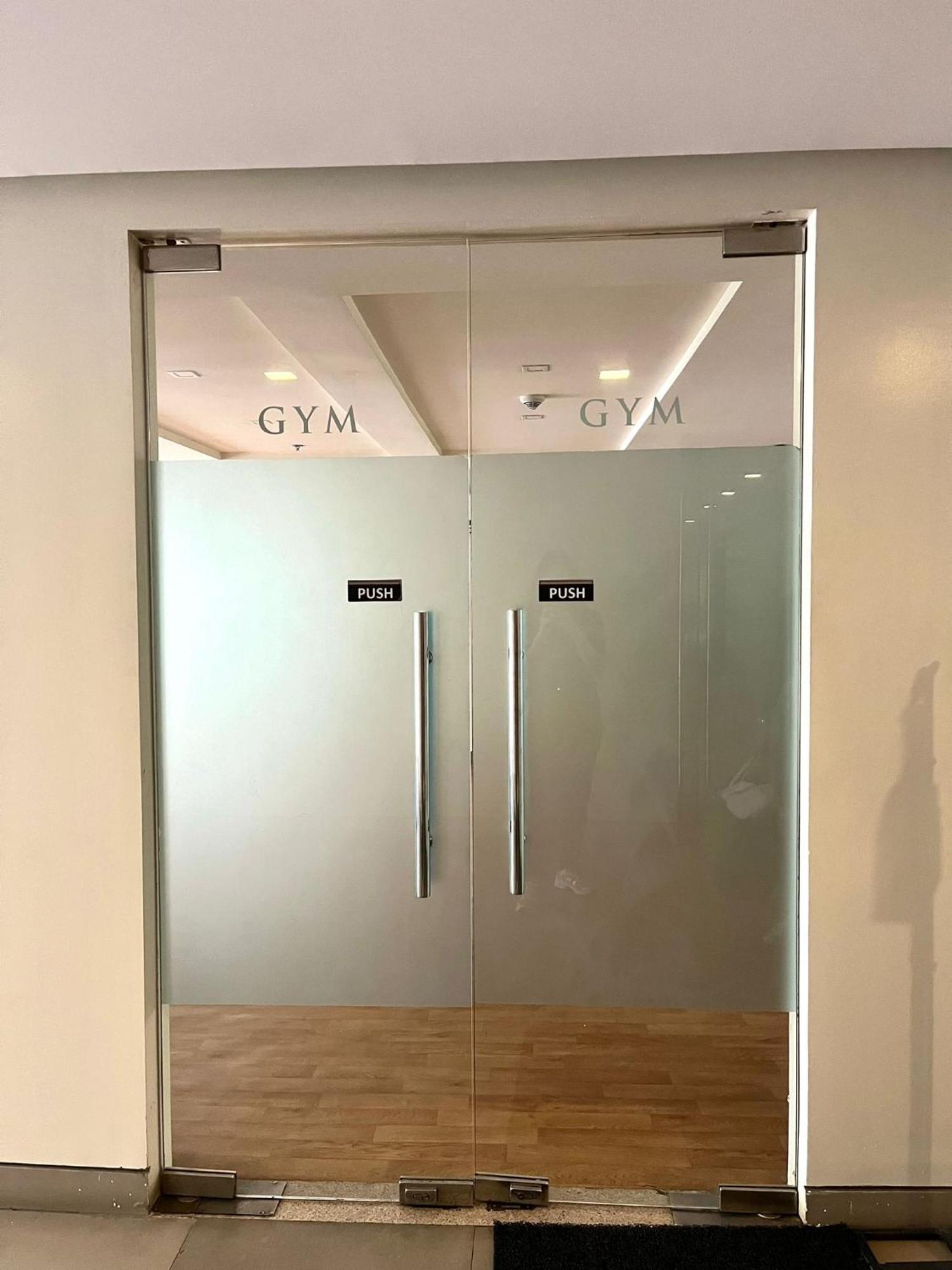 Studio At 81 Newport Boulevard Near Naia With Free Access To All Amenities Up To 2 Pax Manila Bagian luar foto
