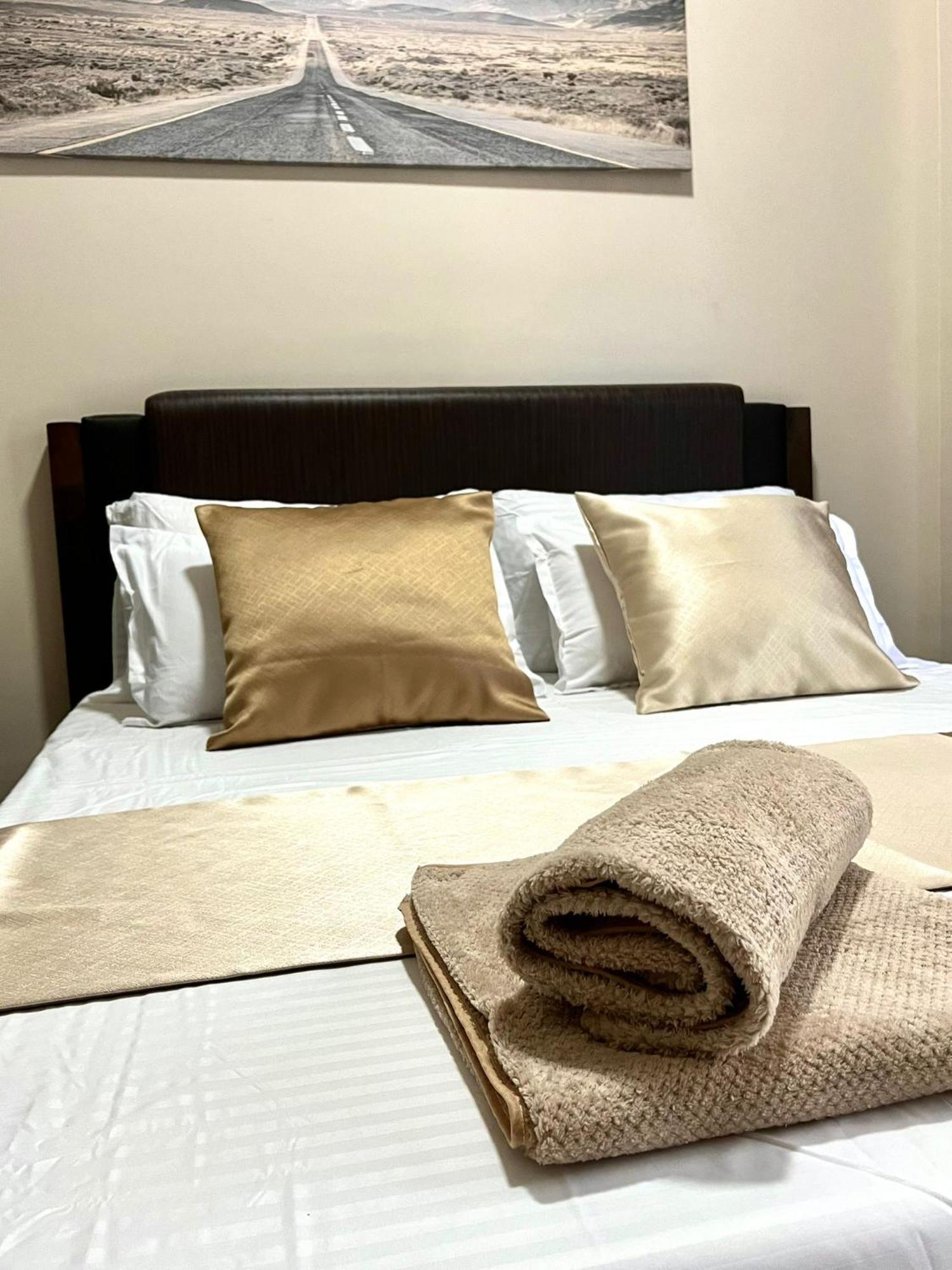 Studio At 81 Newport Boulevard Near Naia With Free Access To All Amenities Up To 2 Pax Manila Bagian luar foto